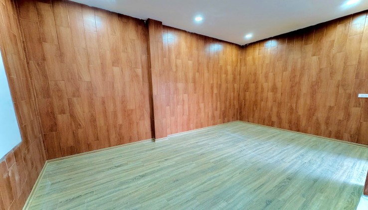 Cần bán nhà riêng Lô góc Phố Hồng Mai, Hai Bà Trưng 4 tầng, 35m2, mặt tiền rộng rãi 3.8m
